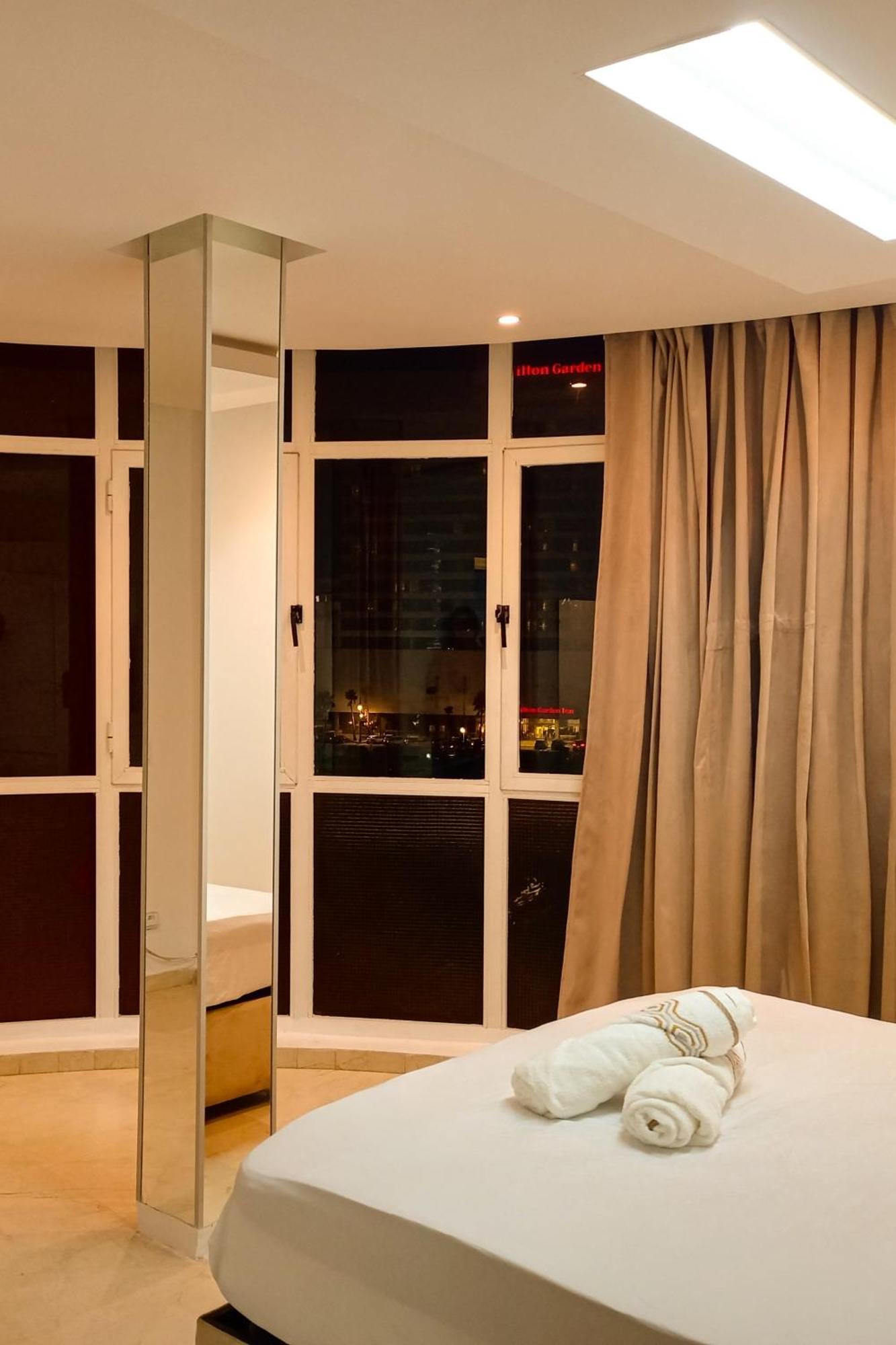 Amazing Appartement " Avec Climatisation " Au Centre Ville En Face Hilton & Gare Train De Tgv De Tanger 2N 탕헤르 외부 사진